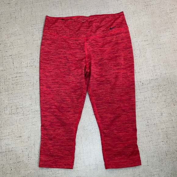 Nike Pants - Nike| Cropped Leggings